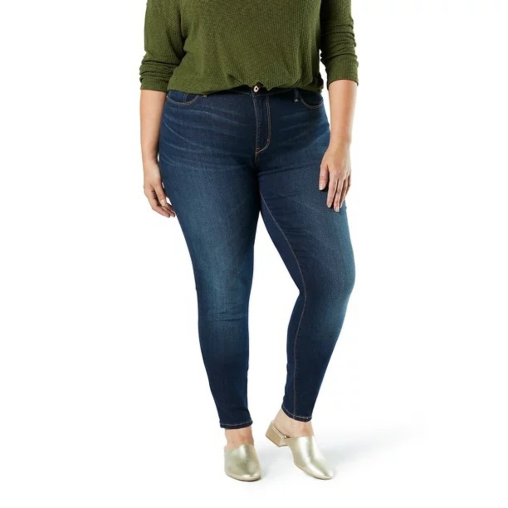 Levi Strauss & Co. Dark Wash Mid Rise Skinny jeans